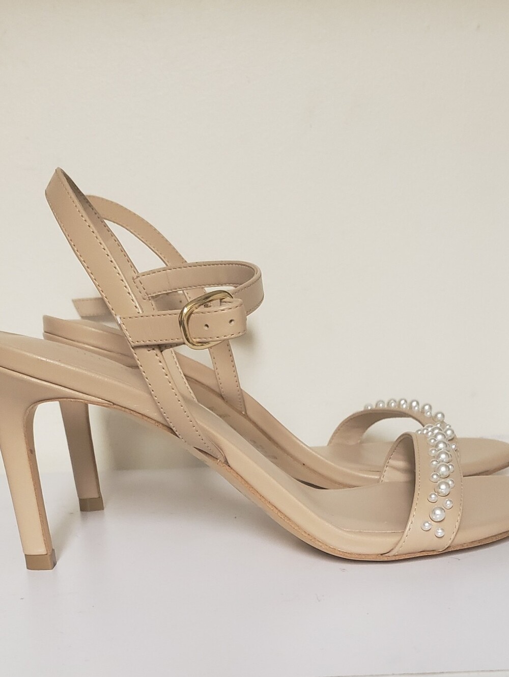 STUART WEITZMAN  PEARL HELLS